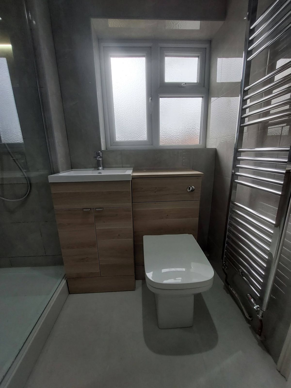 Wood vanity unit with WC